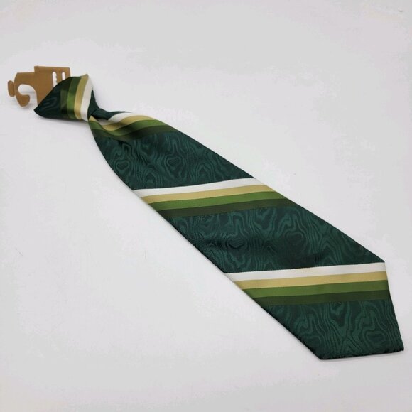 Vintage Montgomery Ward Clip On Tie Green Striped Pattern Polyester Necktie‎ NEW - Picture 1 of 7